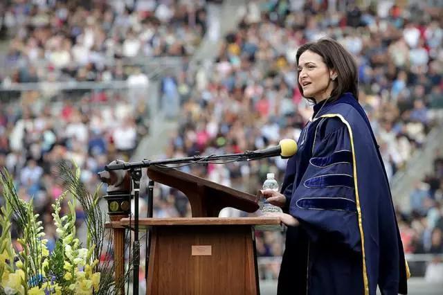 Facebook COO 雪莉·桑德伯格(Sheryl Sandberg) 2016在加州大学伯克利分校毕业演讲